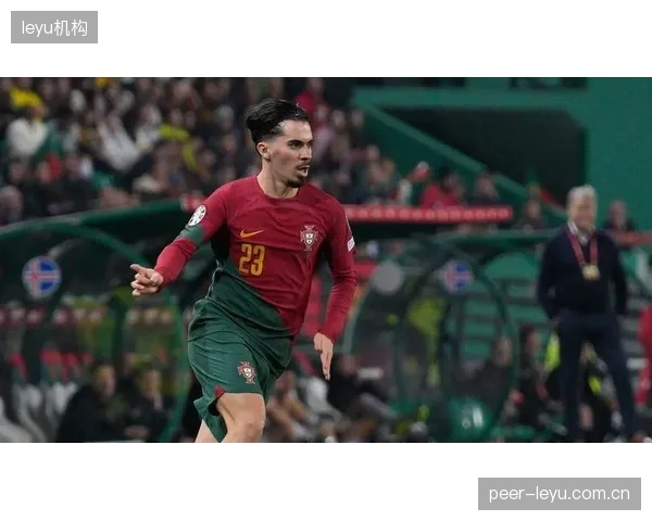 维蒂尼亚当选法甲赛季最佳，数据证其巴黎中场绝对核心地位。